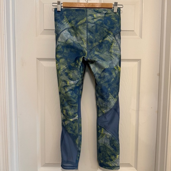 NWOT Under Armour HeatGear All Over Print Ankle Leggings - Picture 4 of 6